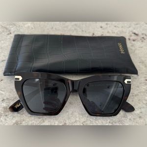 Feroce Heather Classique Sunglasses